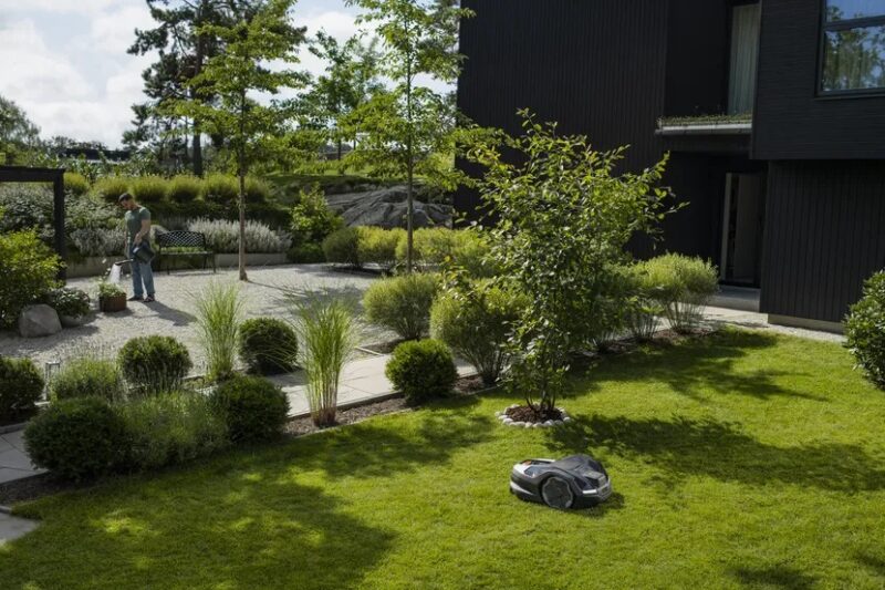 HUSQVARNA  AUTOMOWER 410XE con tecnología inalámbrica - Imagen 2